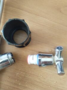 Открученная кран букса смесителя бренда ВОДА