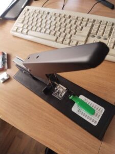 Степлер мощный для бумаги на 240 листов